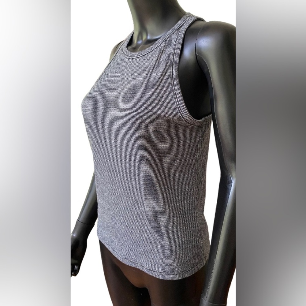 American Eagle: Black & White Top - Picture 10 of 17